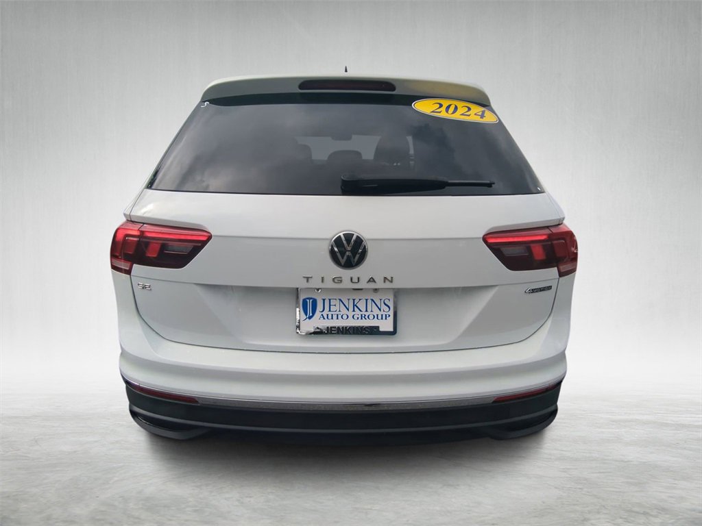 Used 2024 Volkswagen Tiguan SE image 4