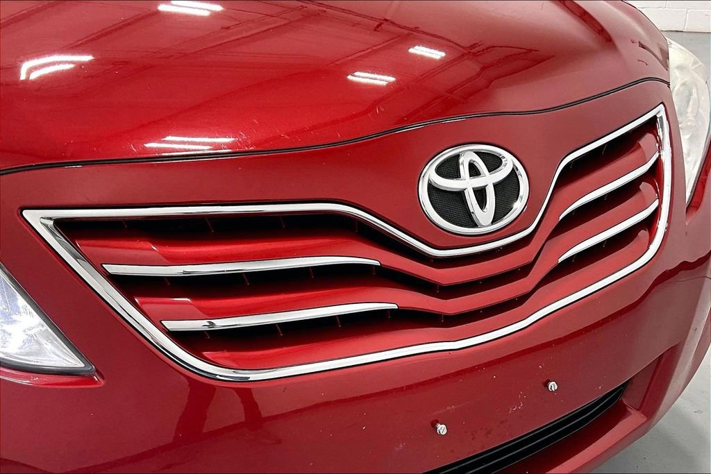 Used 2011 Toyota Camry XLE w/ XLE Extra-Value Pkg #2 image 37