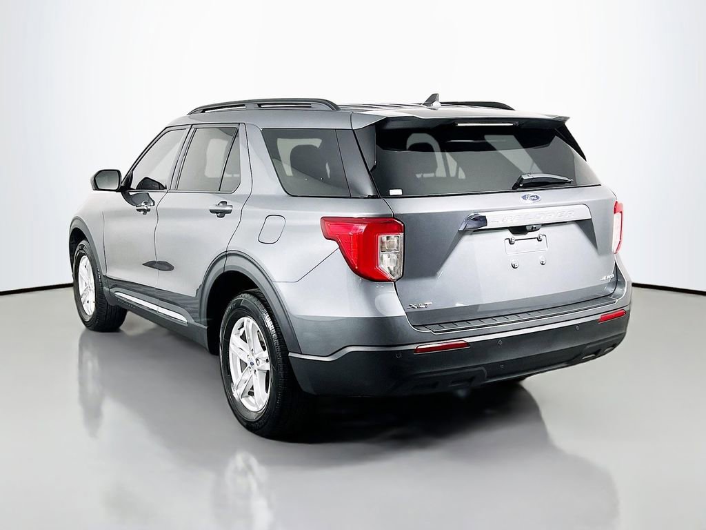 Used 2023 Ford Explorer XLT AWD/4WD image 7
