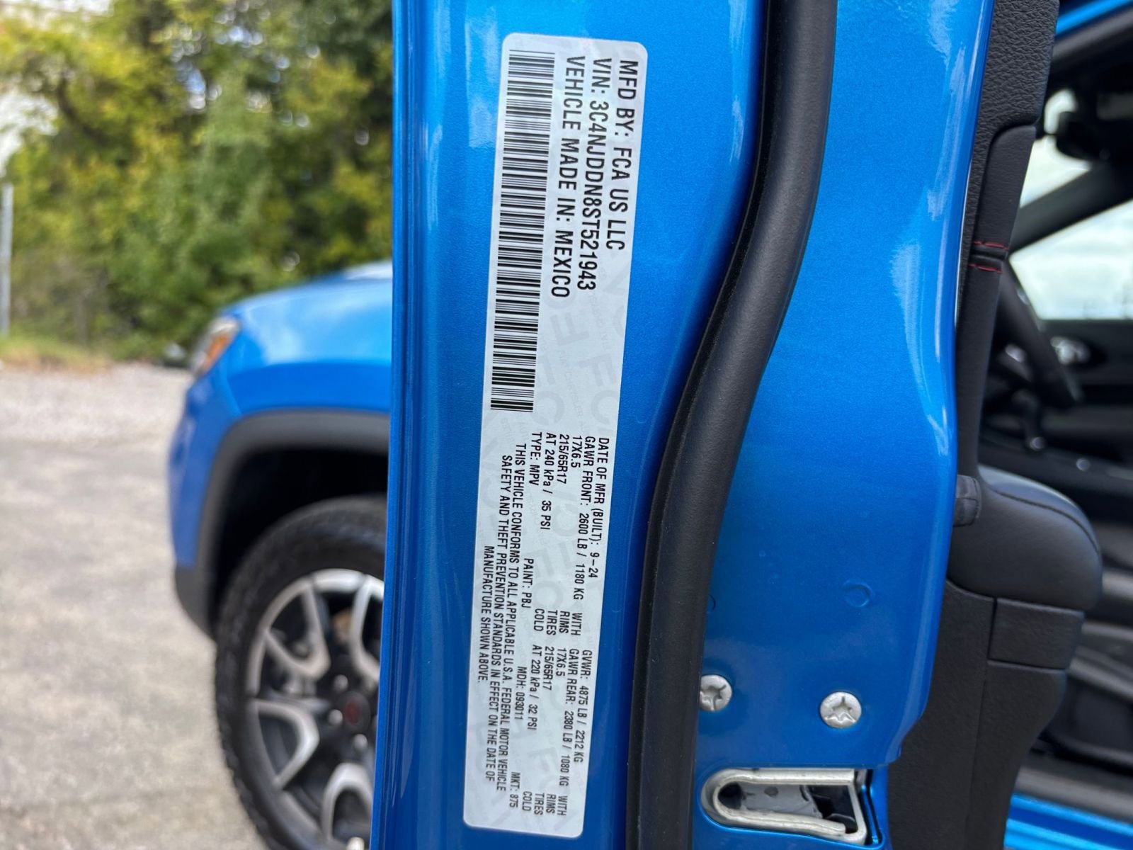 Used 2025 Jeep Compass Trailhawk image 28