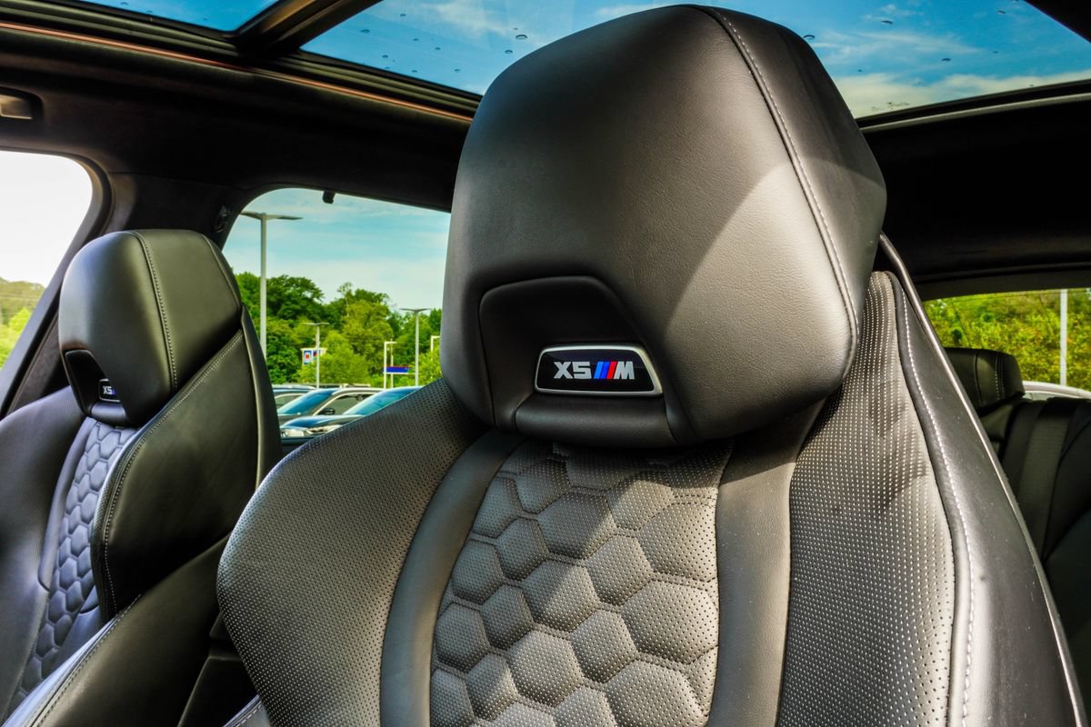 Used 2022 BMW X5 M w/ Executive Package AWD/4WD image 39