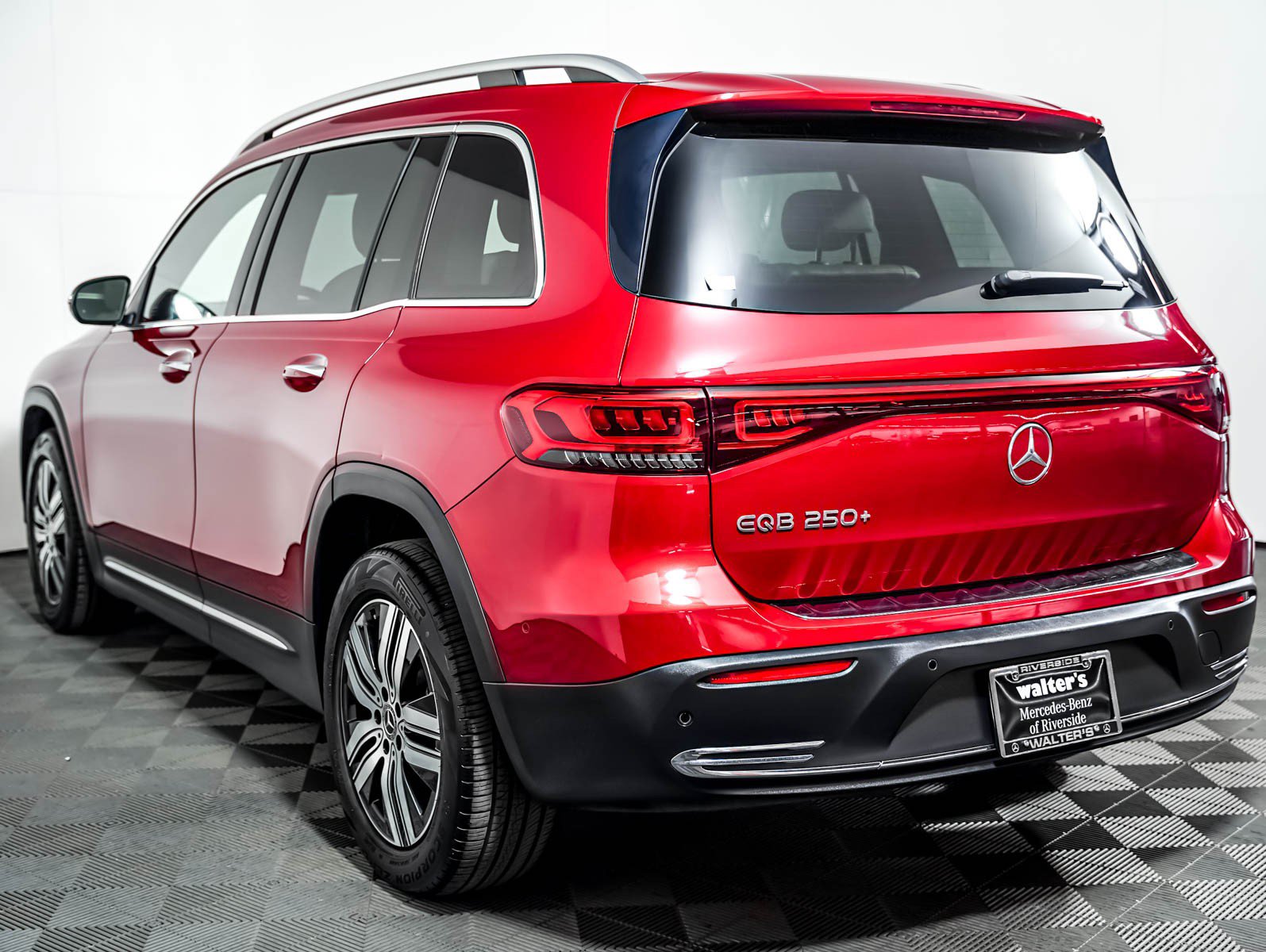 Used 2023 Mercedes-Benz EQB 250+ w/ Exclusive Package image 2