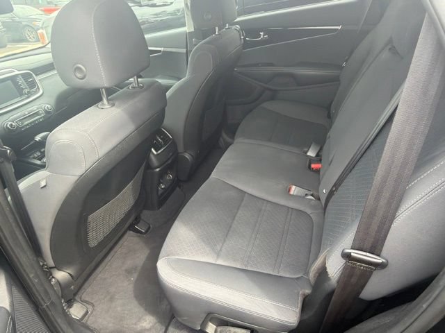 Used 2019 Kia Sorento AWD V6 image 2