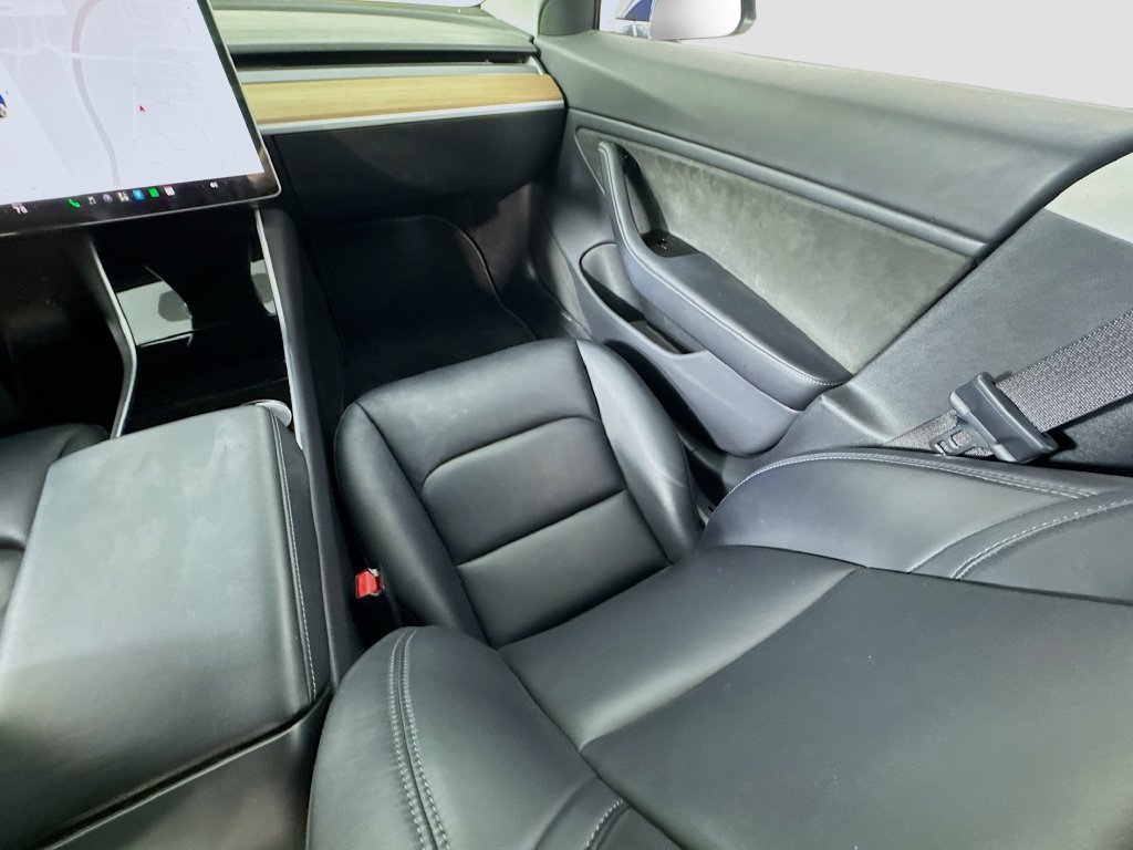 Used 2018 Tesla Model 3 Long Range RWD image 16