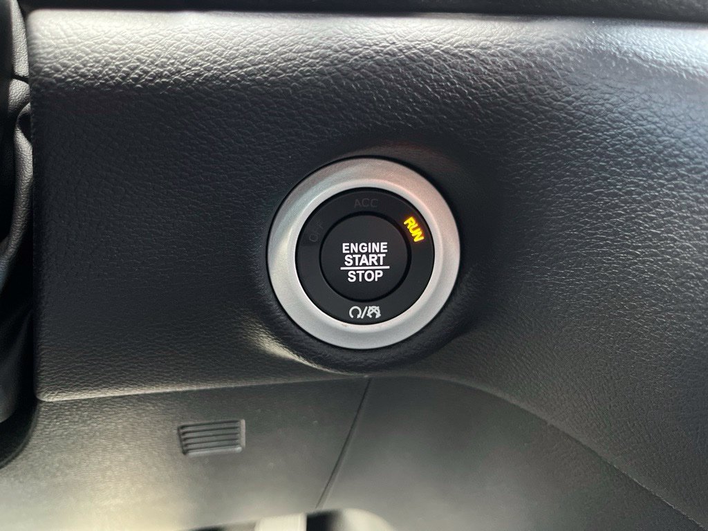 New 2027 Chrysler Pacifica Select FWD image 59