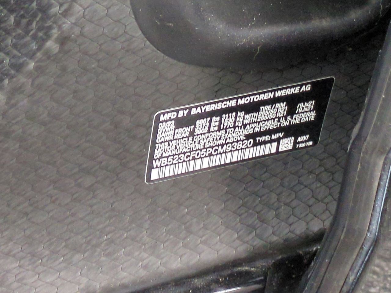 Used 2023 BMW iX xDrive50 w/ Sport Package image 29