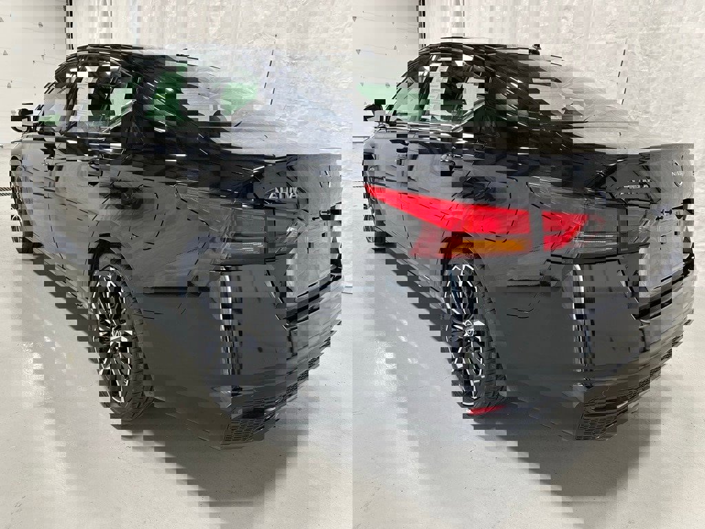 Used 2024 Nissan Altima 2.5 SR image 5