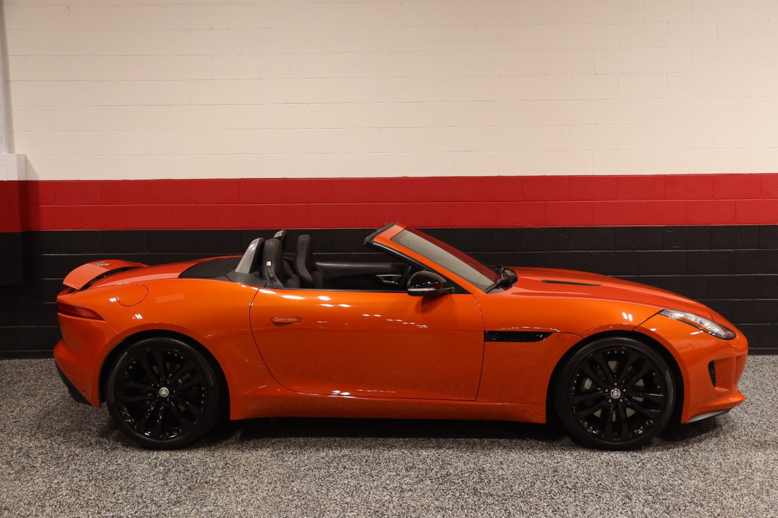 Used 2014 Jaguar F-TYPE Convertible image 7