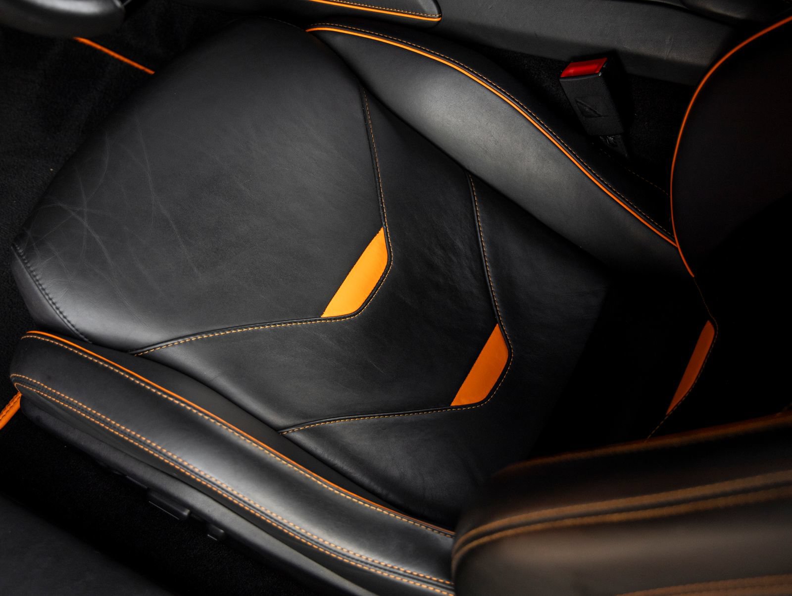 Used 2021 Lamborghini Huracan EVO RWD image 25