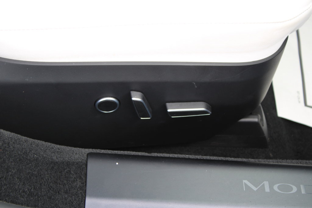 Used 2022 Tesla Model S Plaid AWD/4WD image 12