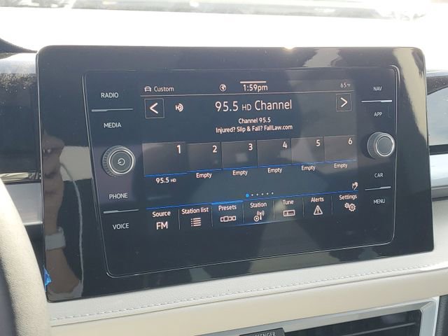 New 2025 Volkswagen Taos SEL image 20