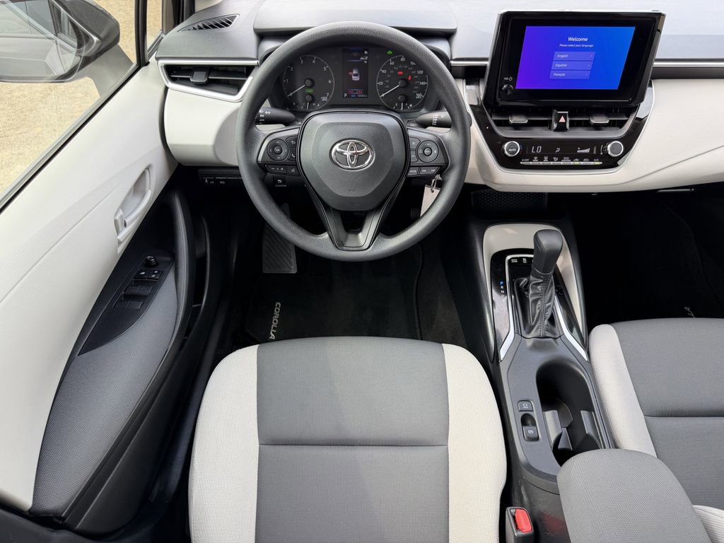 Used 2025 Toyota Corolla LE FWD image 14