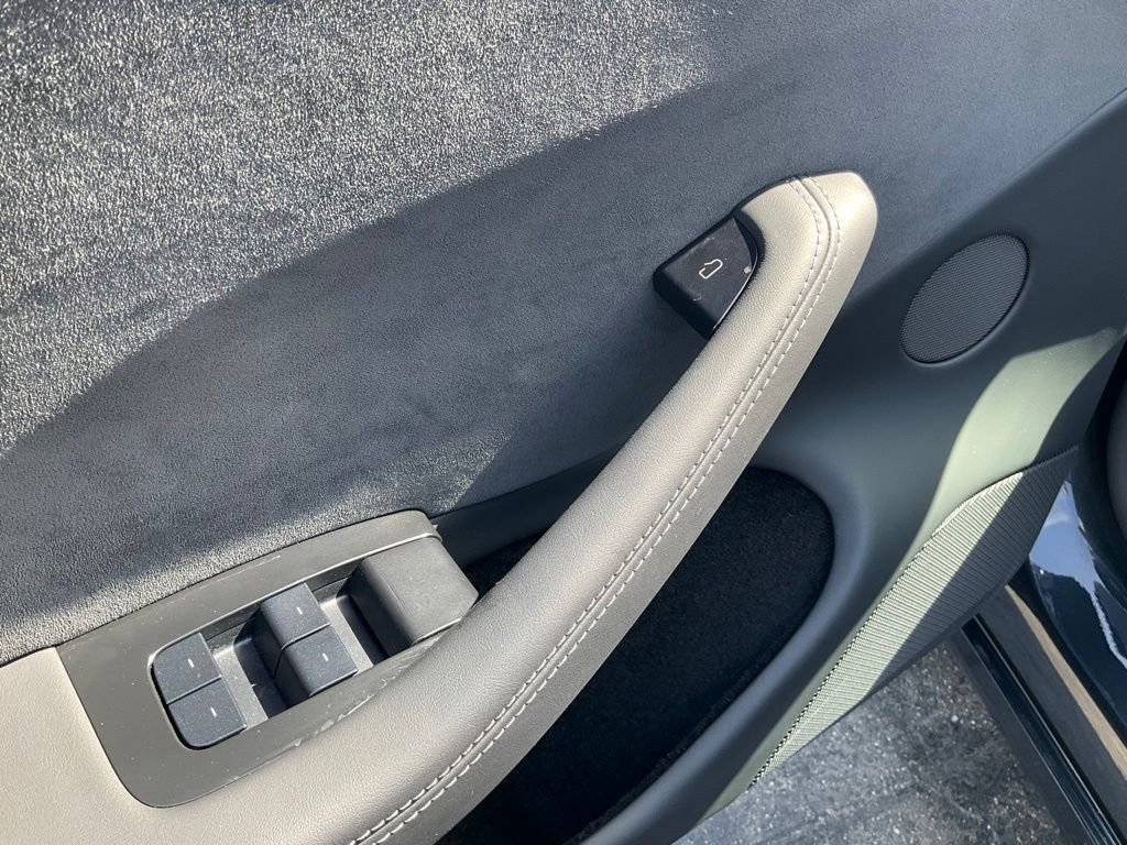 Used 2026 Tesla Model 3 AWD/4WD image 27