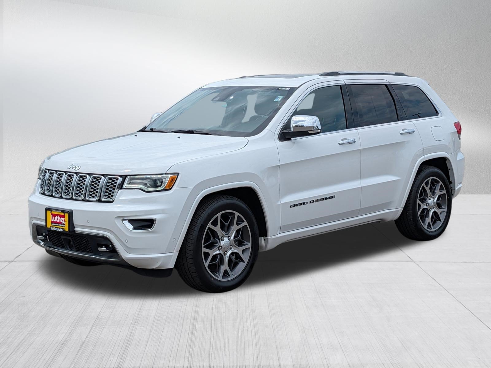 Used 2019 Jeep Grand Cherokee Overland AWD/4WD image 3