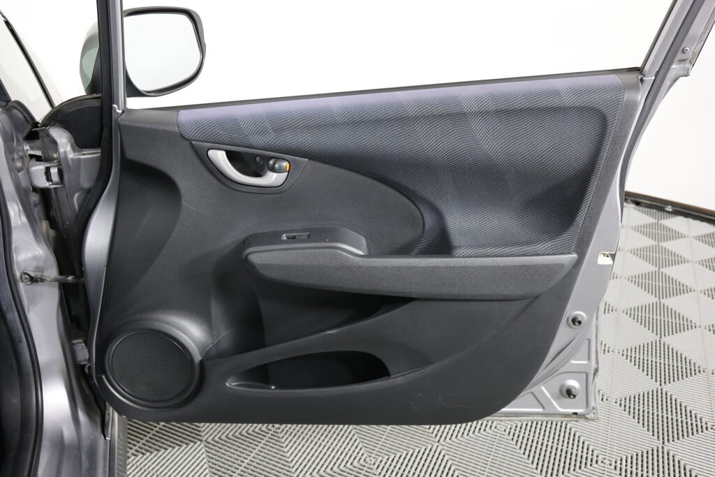 Used 2009 Honda Fit Sport image 25