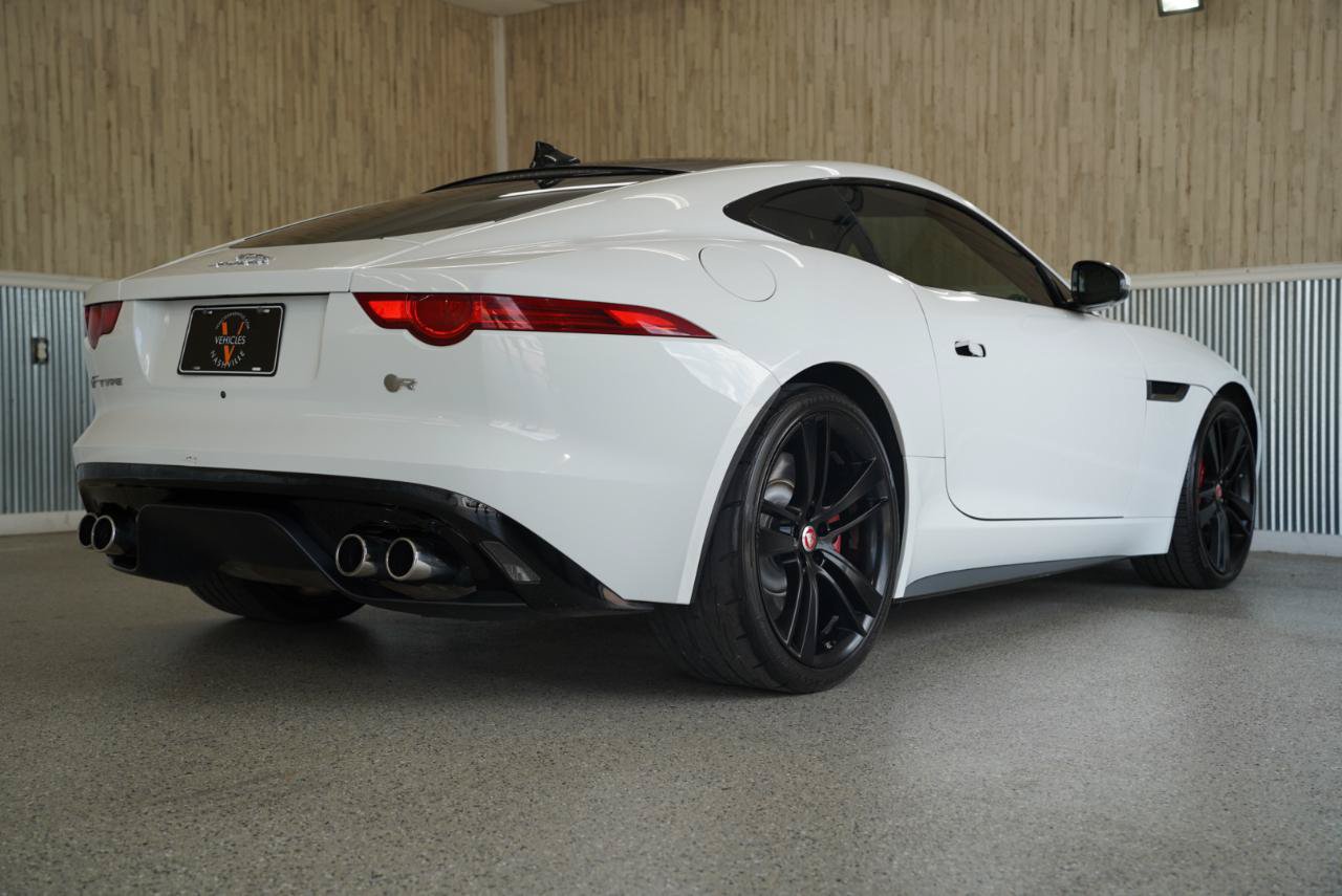 Used 2015 Jaguar F-TYPE R RWD image 10