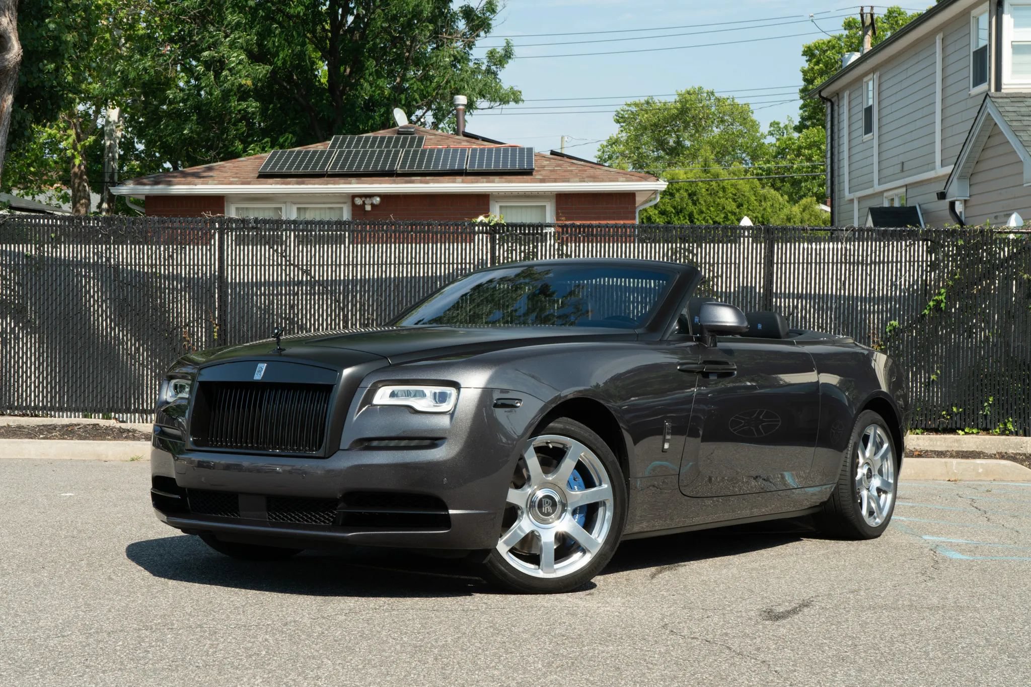 Used 2017 Rolls-Royce Dawn RWD image 3