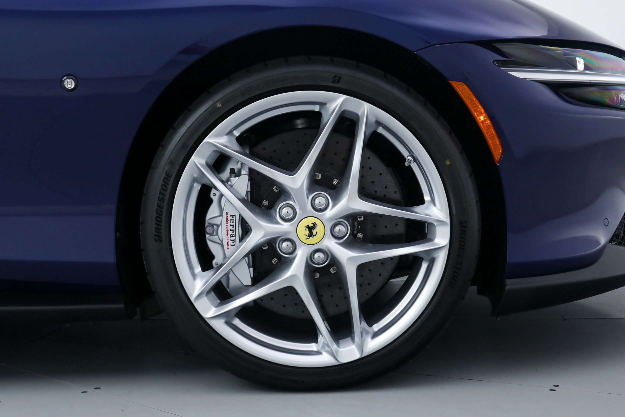 Certified 2026 Ferrari Roma Spider RWD image 37