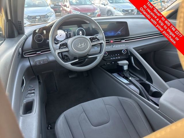 Used 2024 Hyundai Elantra SEL image 13