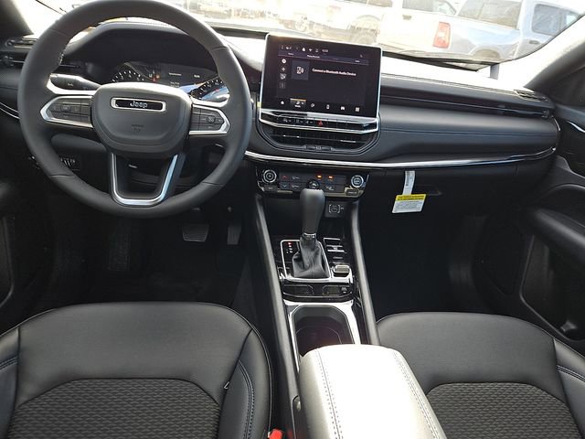 New 2026 Jeep Compass Latitude image 12