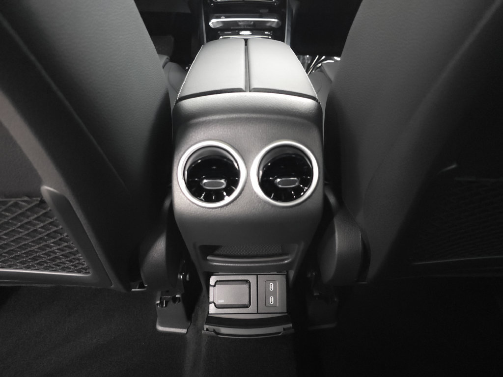 Certified 2026 Mercedes-Benz GLB 250 4MATIC image 25