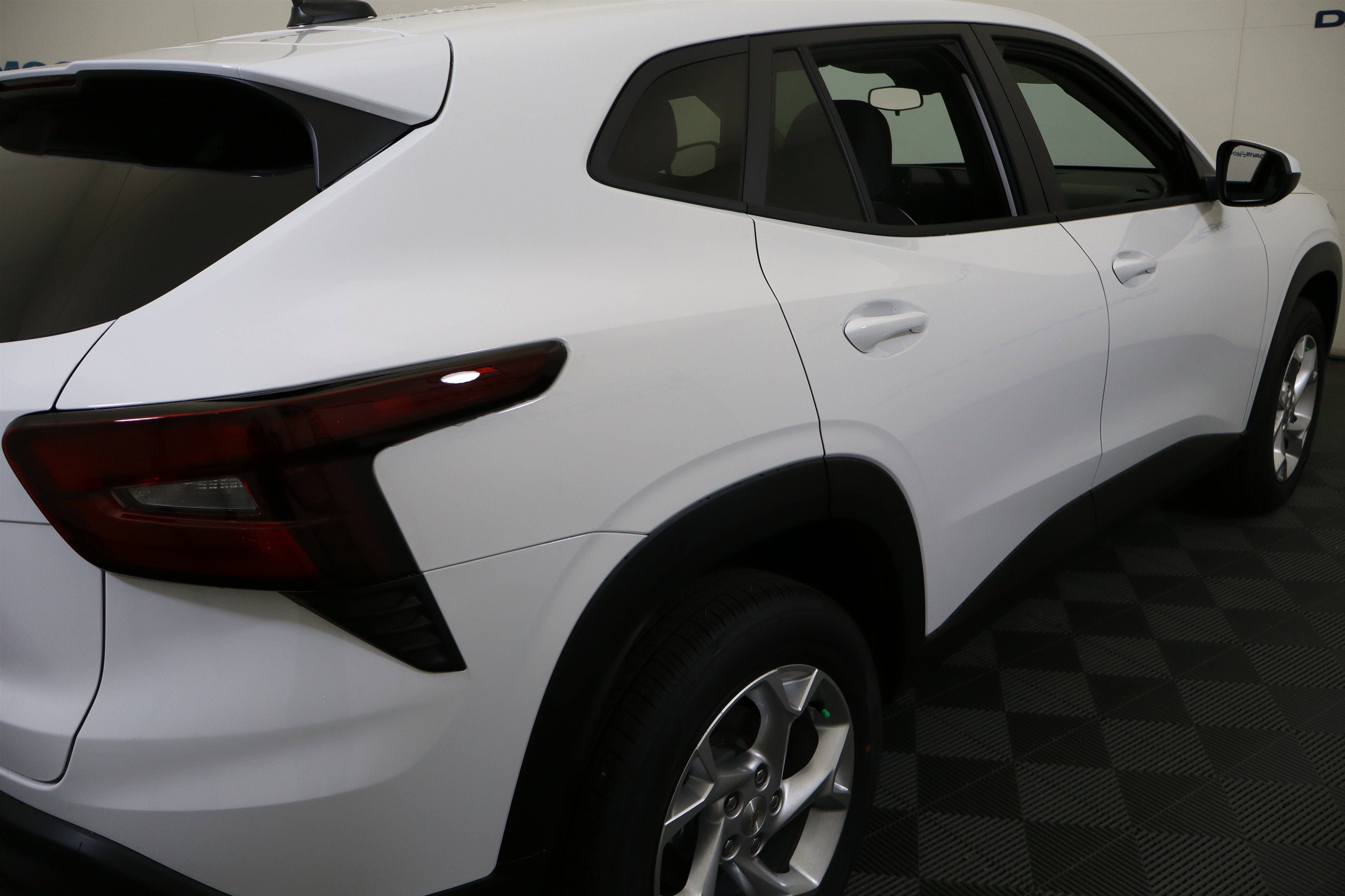 New 2026 Chevrolet Trax LS w/ LS Convenience Package FWD image 7