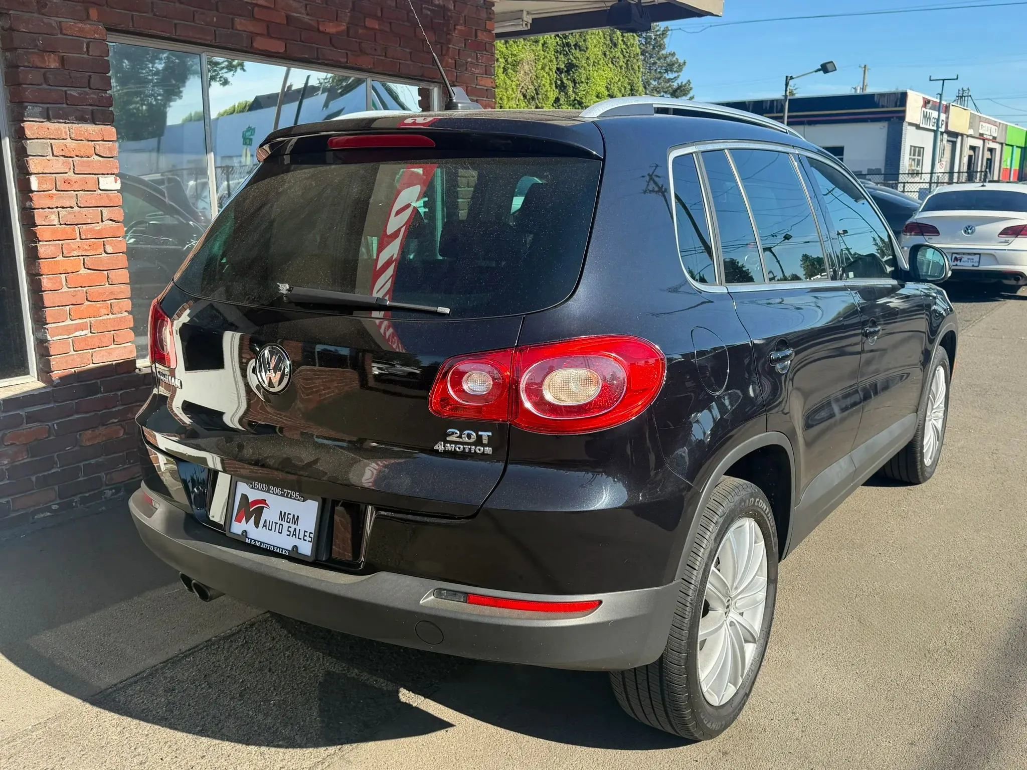 Used 2011 Volkswagen Tiguan SEL AWD/4WD image 3