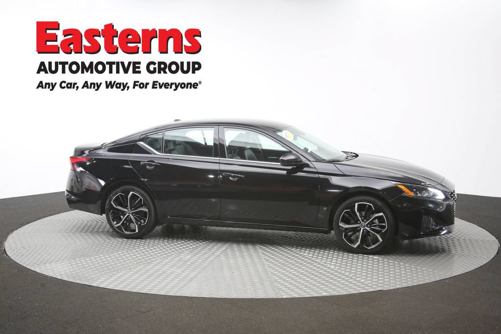 Used 2024 Nissan Altima 2.5 SR FWD image 46