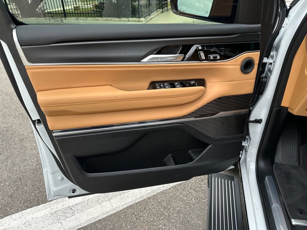 New 2026 Jeep Grand Wagoneer Summit AWD/4WD image 17