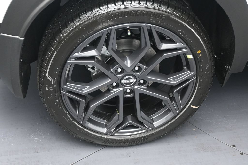 New 2026 Nissan Kicks SR w/ Cold Weather Package FWD image 5