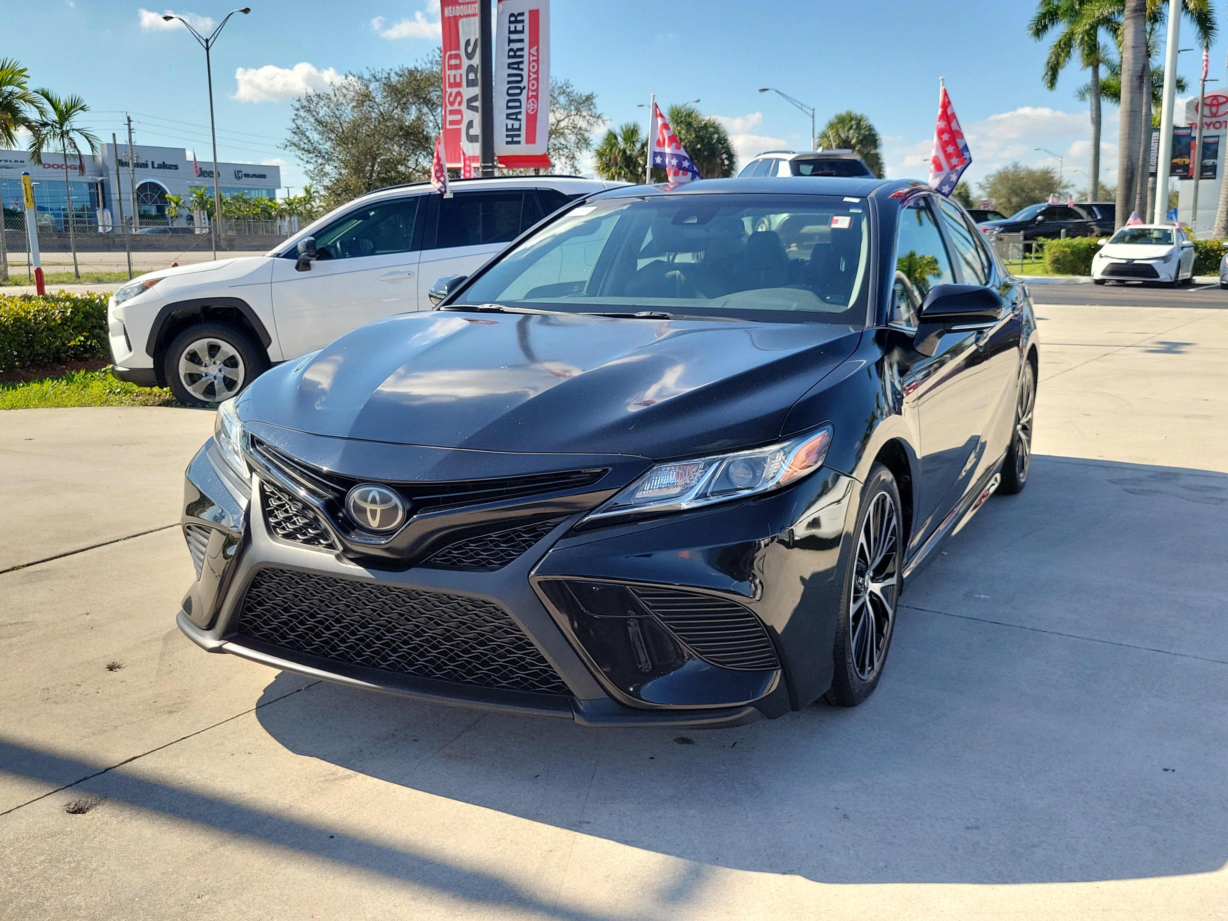 Used 2018 Toyota Camry SE image 5