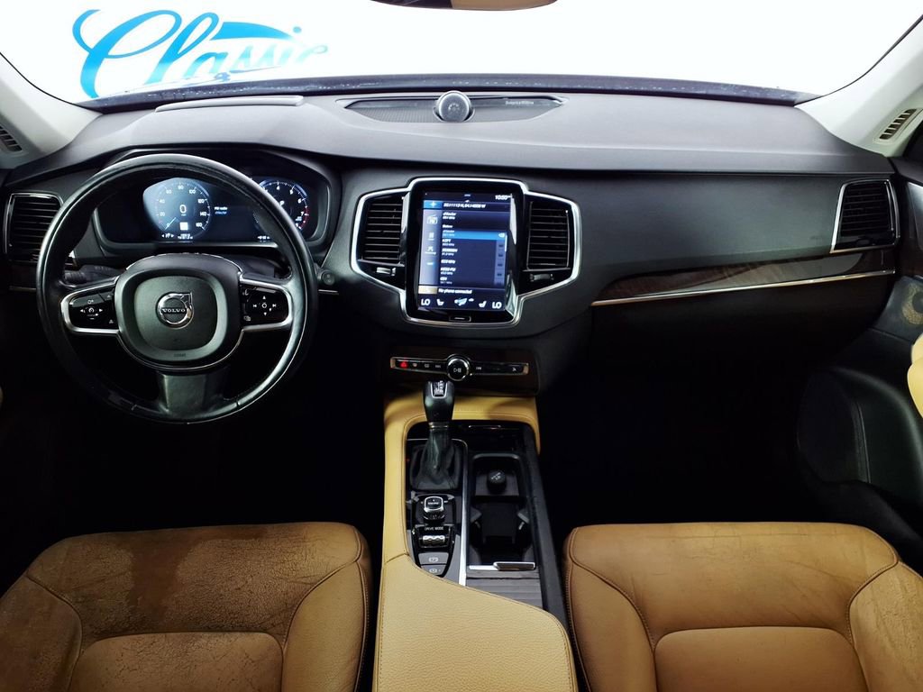 Used 2016 Volvo XC90 T6 Momentum w/ Momentum Plus Package AWD/4WD image 13