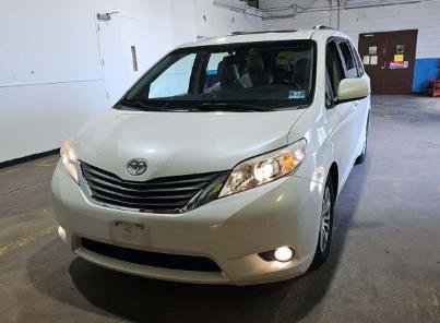 Used 2016 Toyota Sienna XLE Premium
