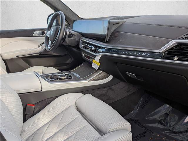 Used 2026 BMW X7 xDrive40i image 24