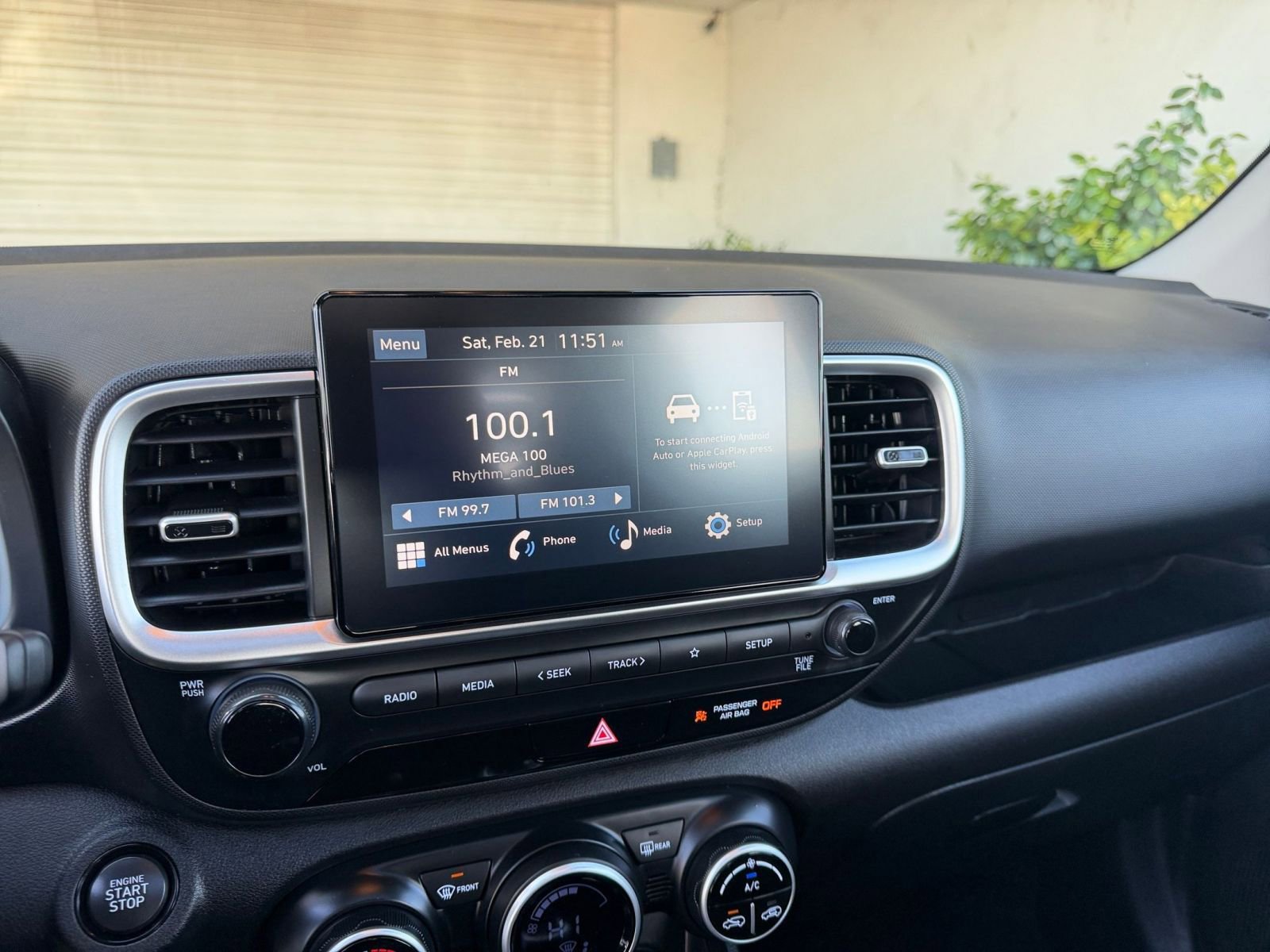 Used 2025 Hyundai Venue SEL image 20