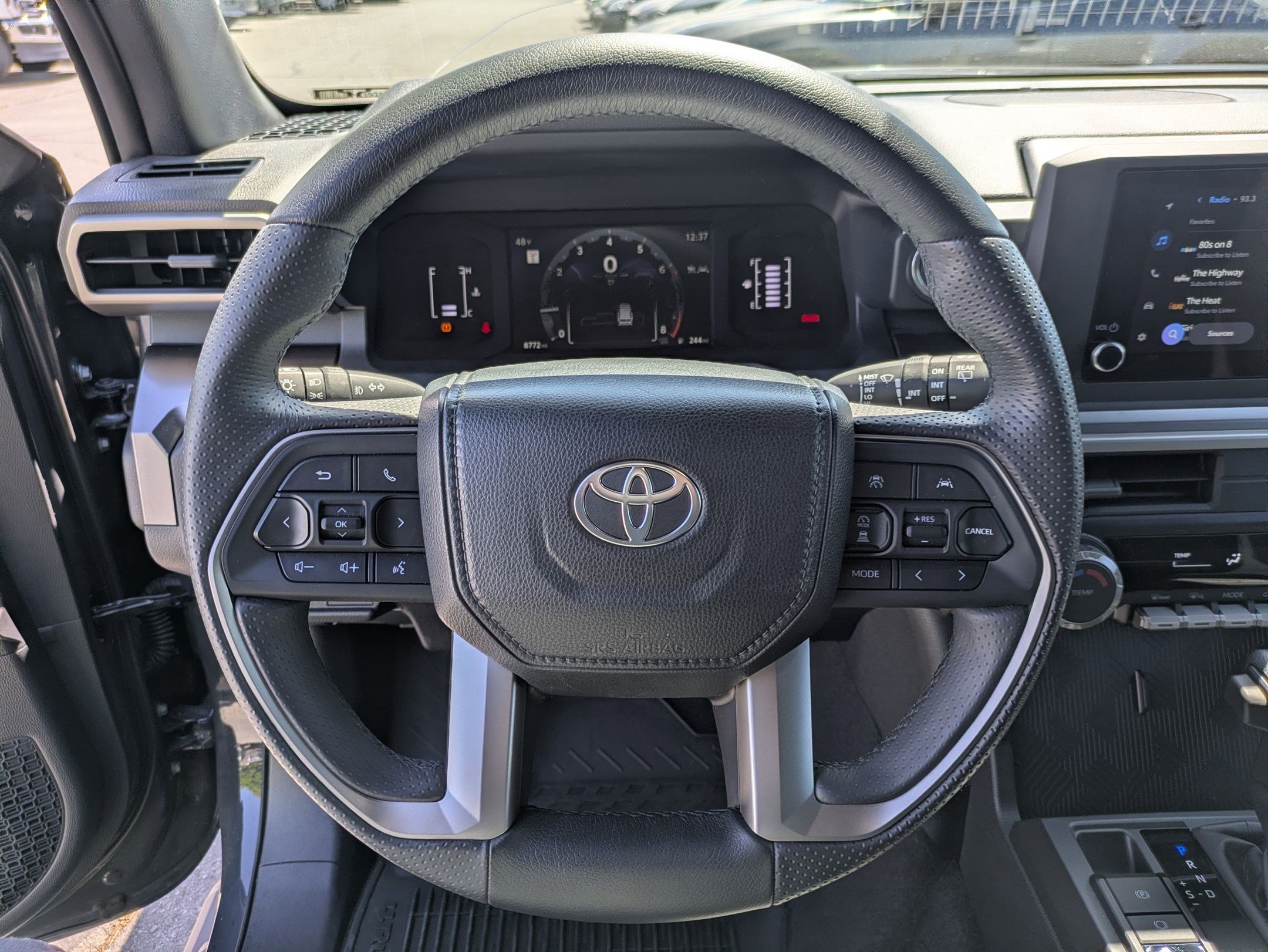 Used 2025 Toyota 4Runner SR5 AWD/4WD image 18
