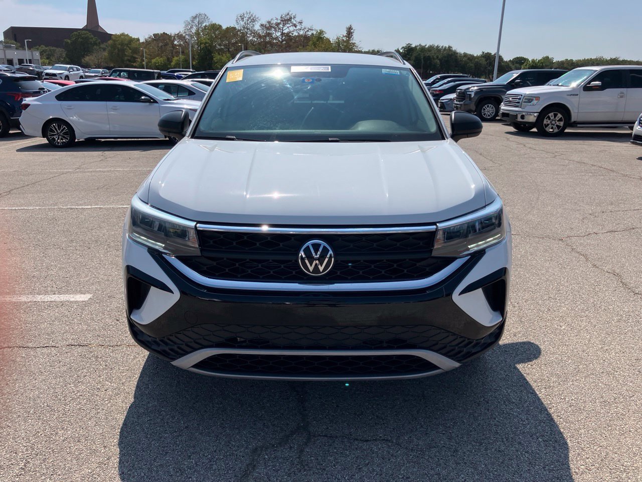 Used 2022 Volkswagen Taos S FWD image 2
