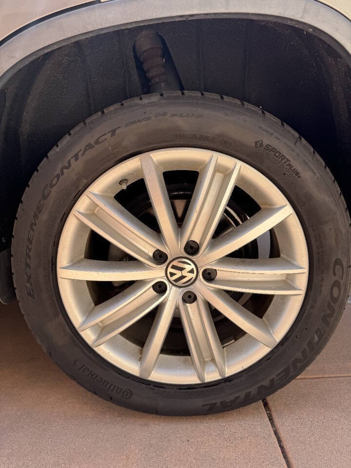 Used 2009 Volkswagen Tiguan S FWD image 30