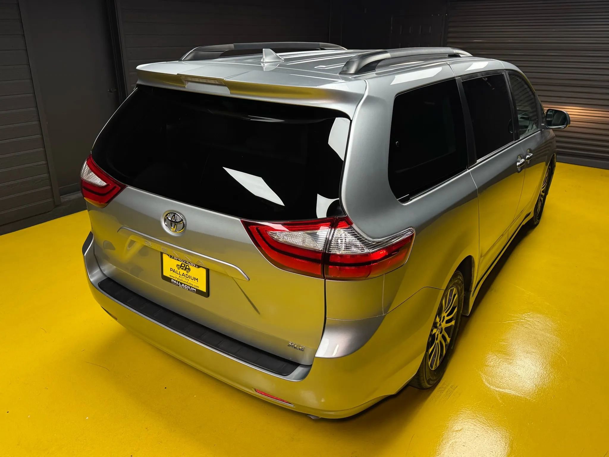 Used 2019 Toyota Sienna XLE FWD image 52