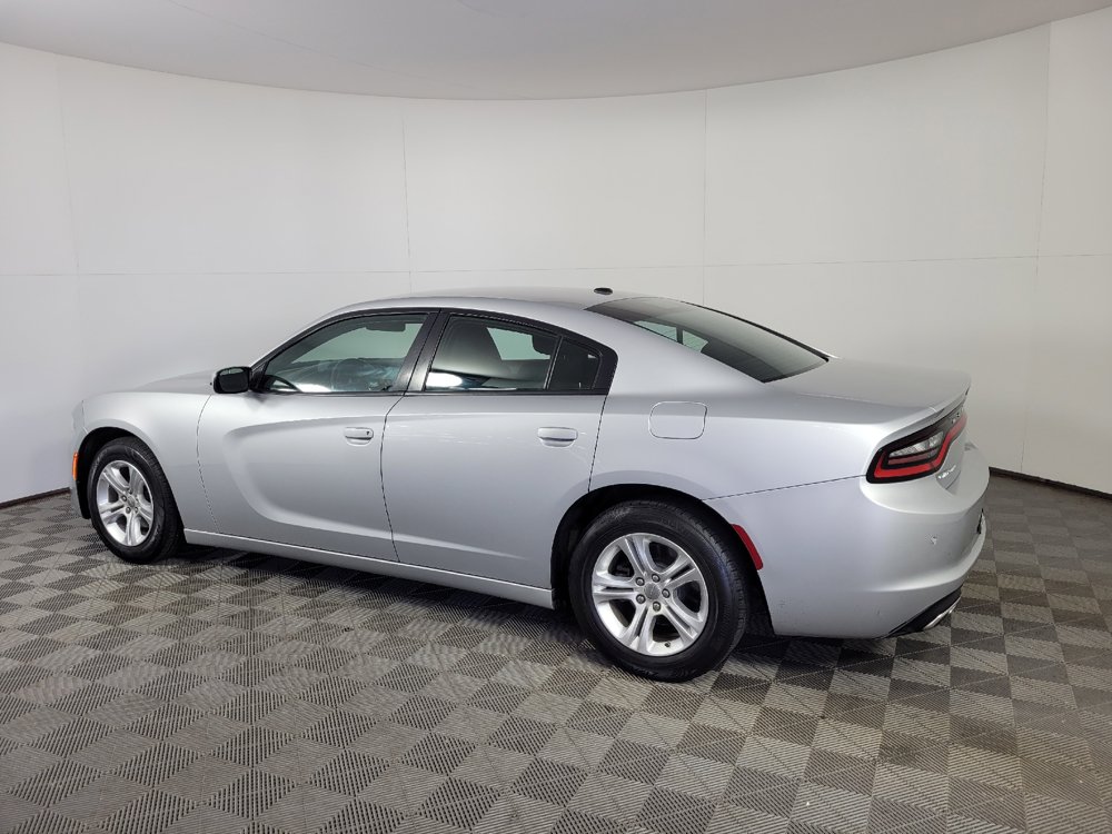 Used 2022 Dodge Charger SXT RWD image 3