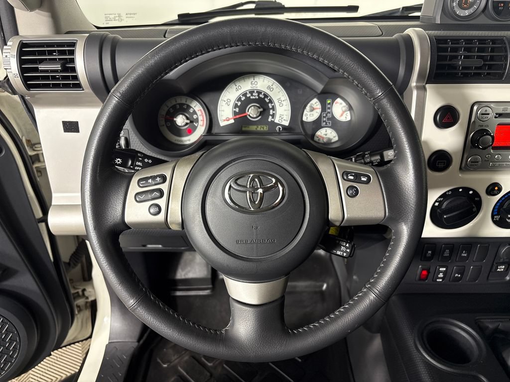 Used 2014 Toyota FJ Cruiser 4WD w/ Upgrade Package image 16