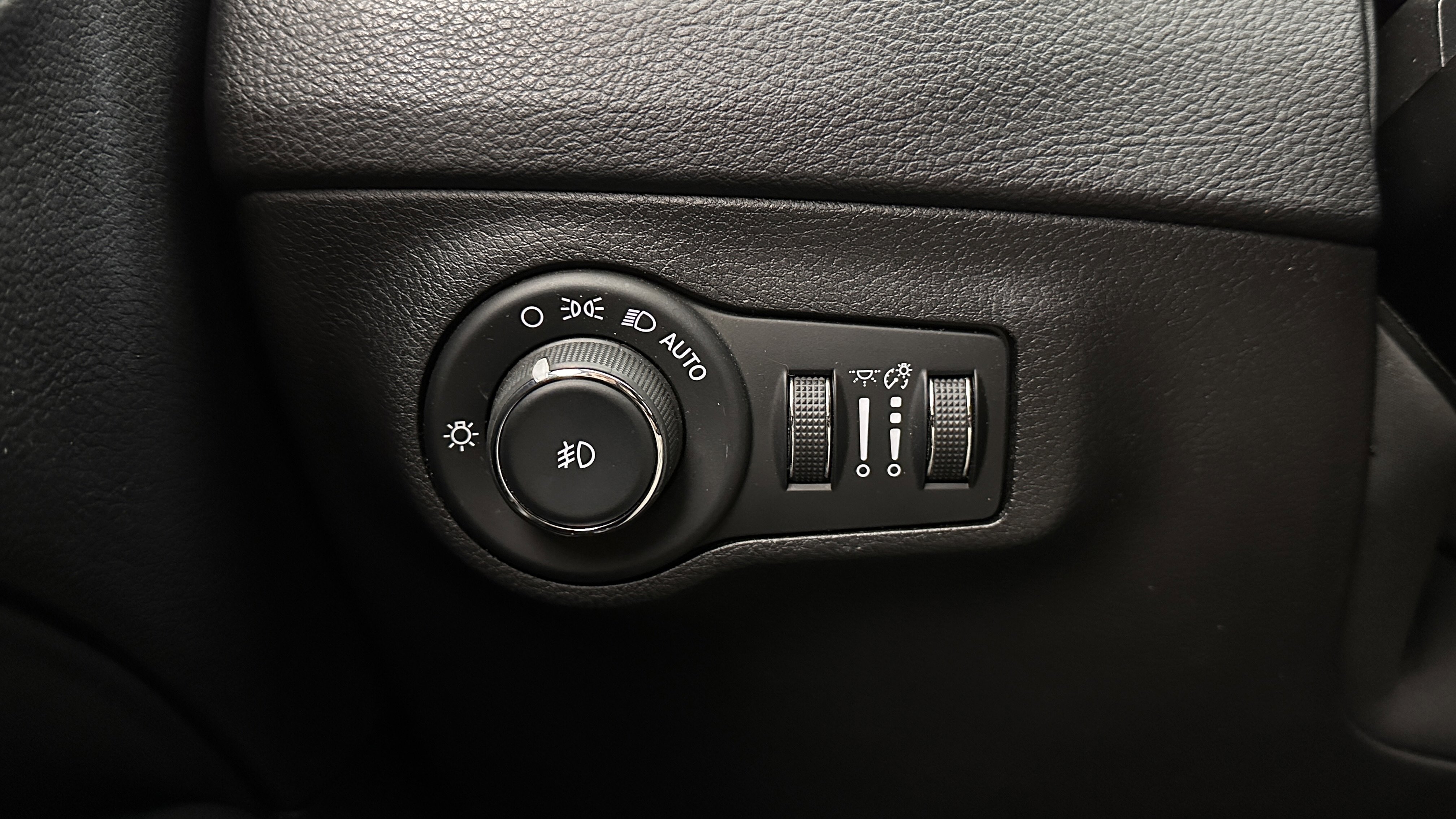 Used 2018 Jeep Compass Altitude image 22