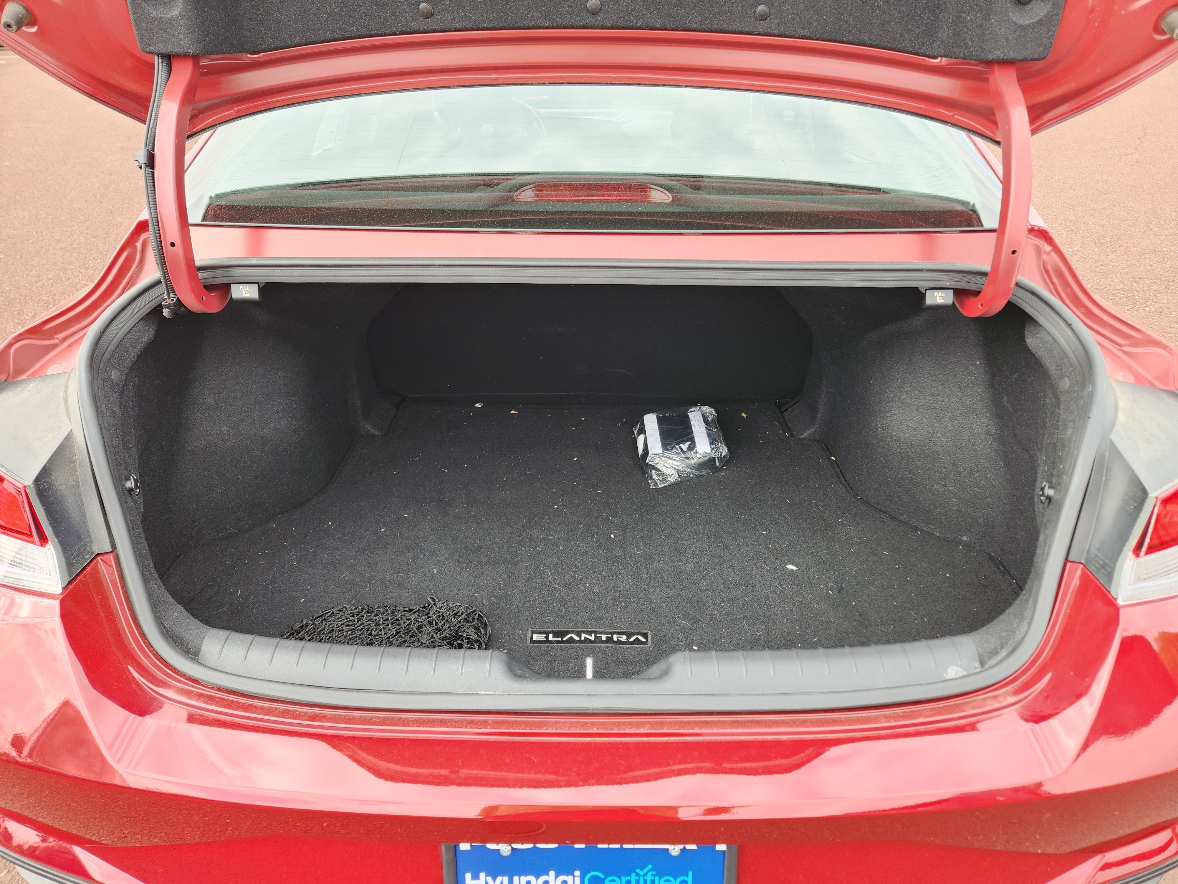 Certified 2023 Hyundai Elantra SEL w/ Convenience Package FWD image 8