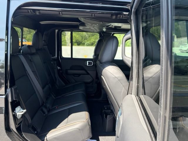 New 2026 Jeep Gladiator Sport AWD/4WD image 32