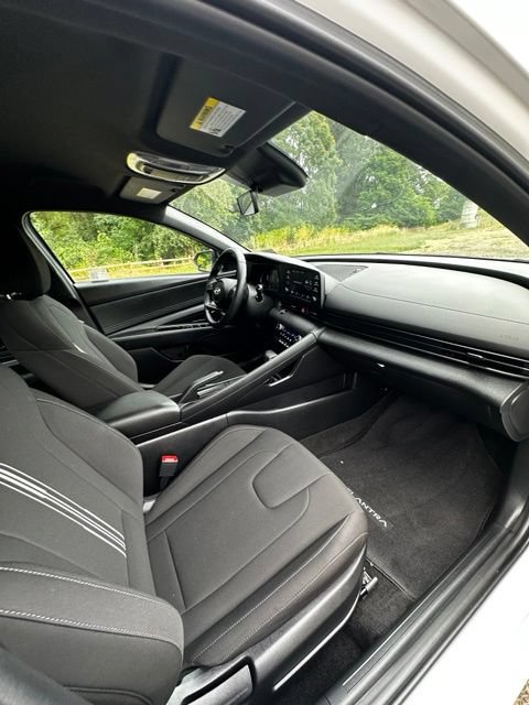 Used 2025 Hyundai Elantra Sport FWD image 22