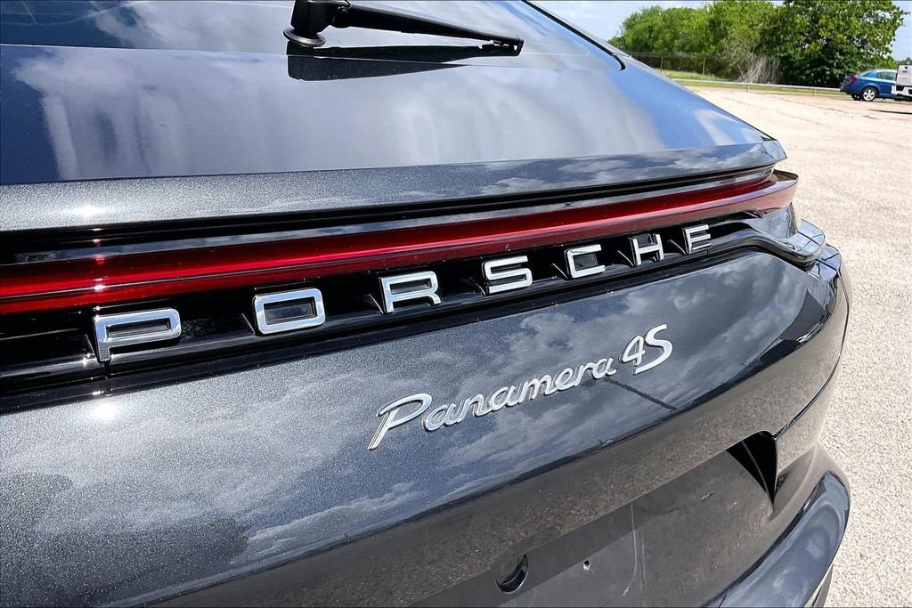 Used 2021 Porsche Panamera 4S image 26