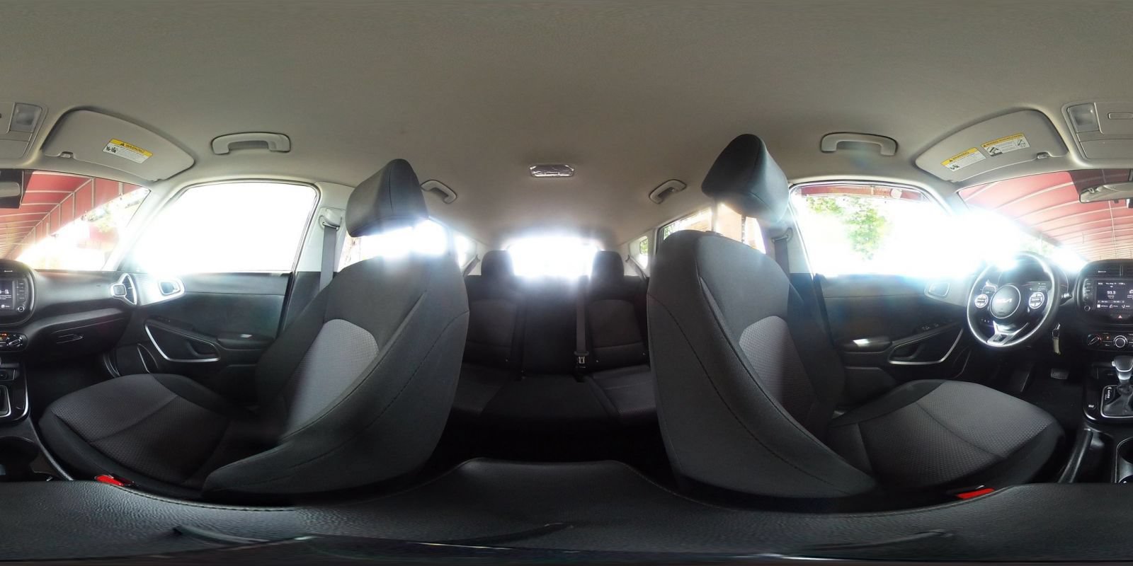 Used 2025 Kia Soul LX w/ LX Technology Package FWD image 39