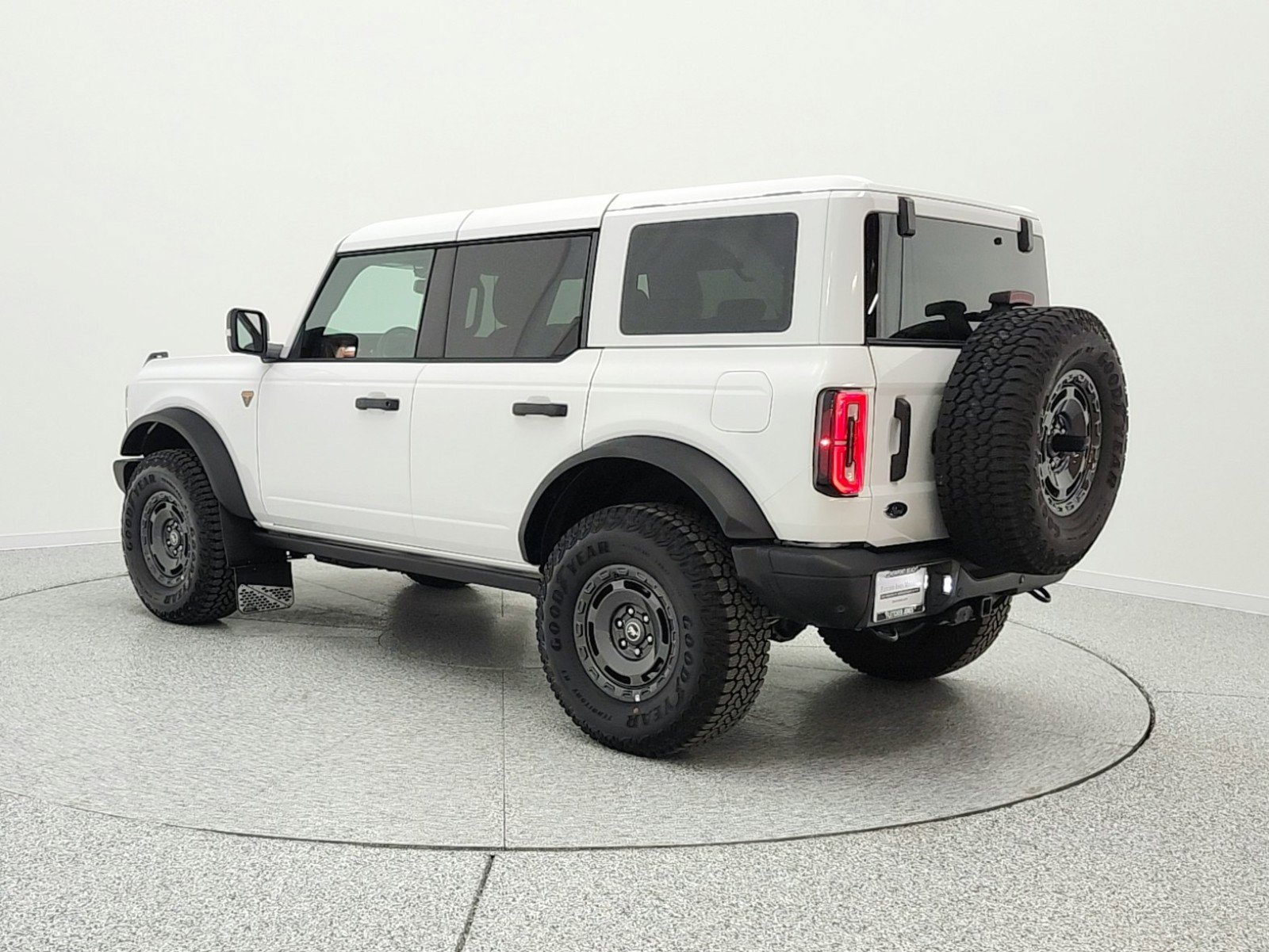Used 2025 Ford Bronco Badlands image 7