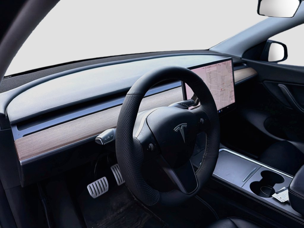 Used 2022 Tesla Model Y Performance AWD/4WD image 9