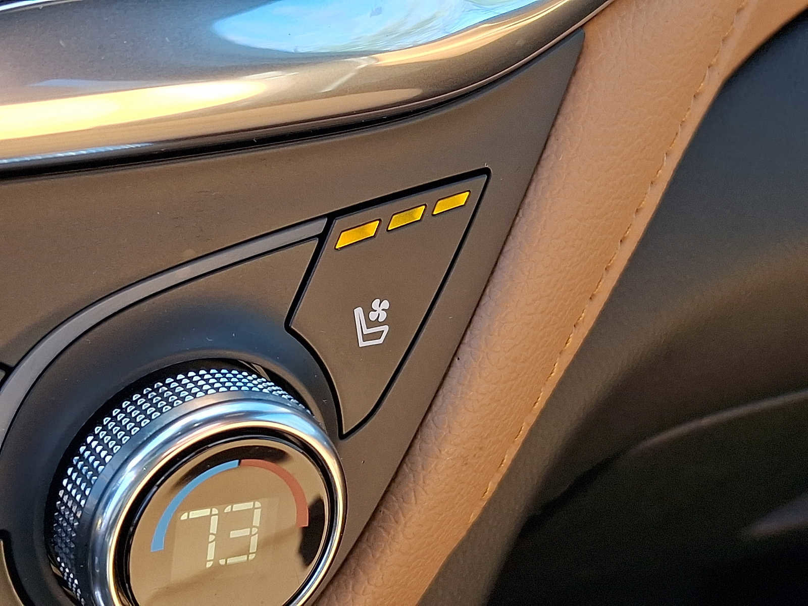 Used 2020 Chevrolet Equinox Premier AWD/4WD image 23